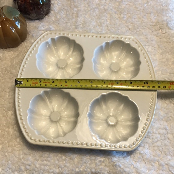 Princess House Pavillion mini Bundt pan Ivory stoneware - Picture 4 of 6